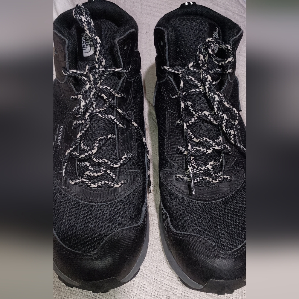 The North Face Youth Fastpack Hiker Mid Waterproof Boots Youth 6 Black